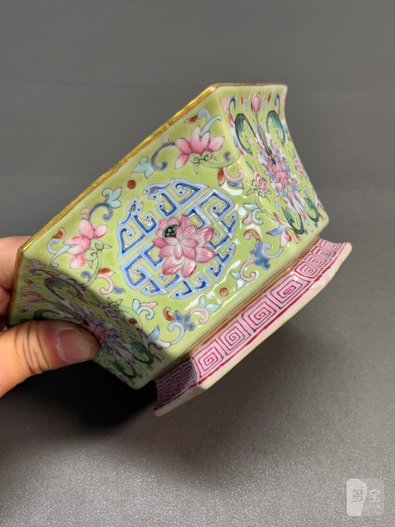 清道光  粉彩花卉纹六方花盆 - 图9